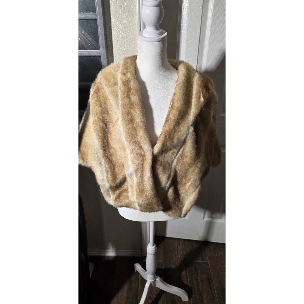 Eliza J Tan Faux Fur Stole Wrap Shawl Capelet Tan Cream Medium EJ6M7700